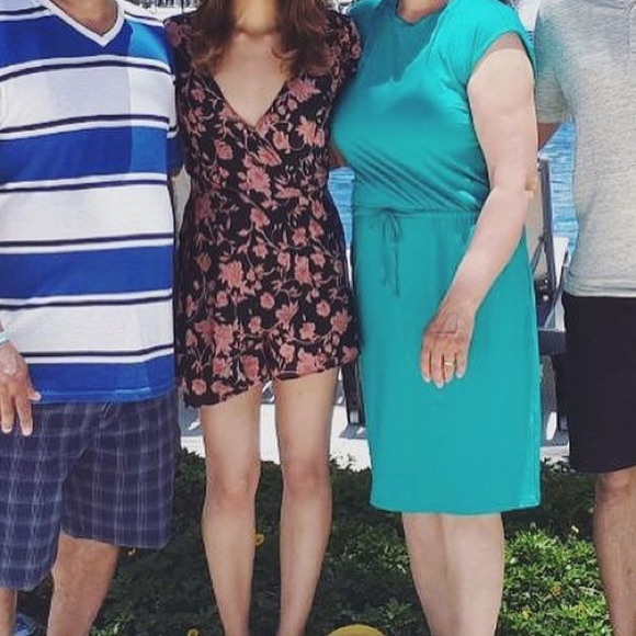 Beautiful light-weight romper from Urban Outfitter - Picture 4 of 4